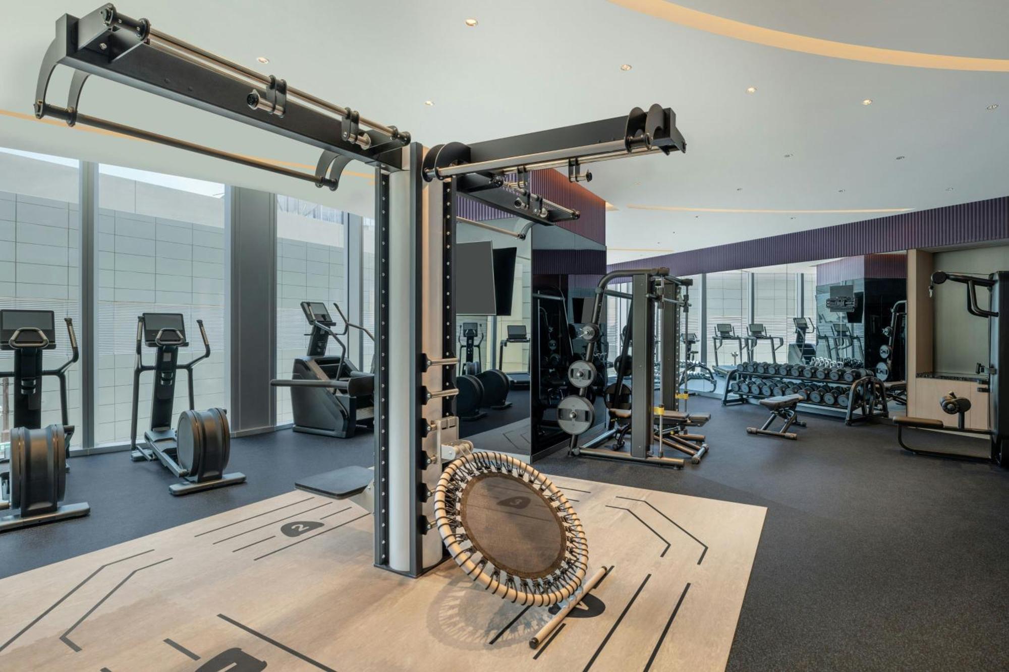 W Macau - Studio City Exterior foto The gym at the hotel